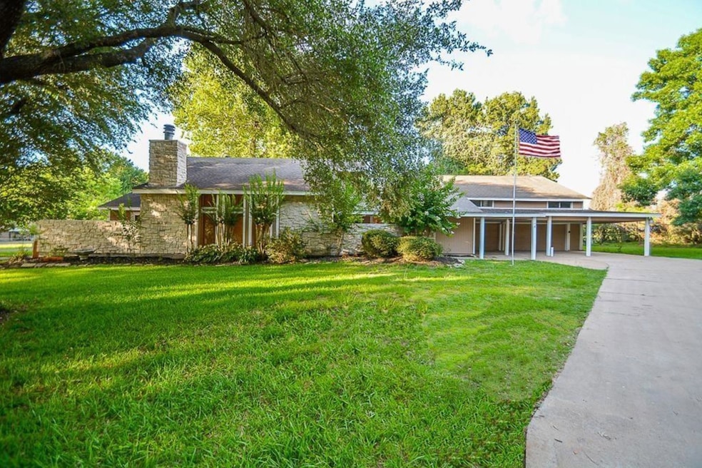 18802 W Bluebird Ln, Tomball, TX 77377 - photo 1