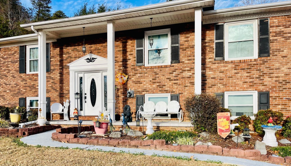 215 N 4th St, Watauga, TN 37694 - photo 1