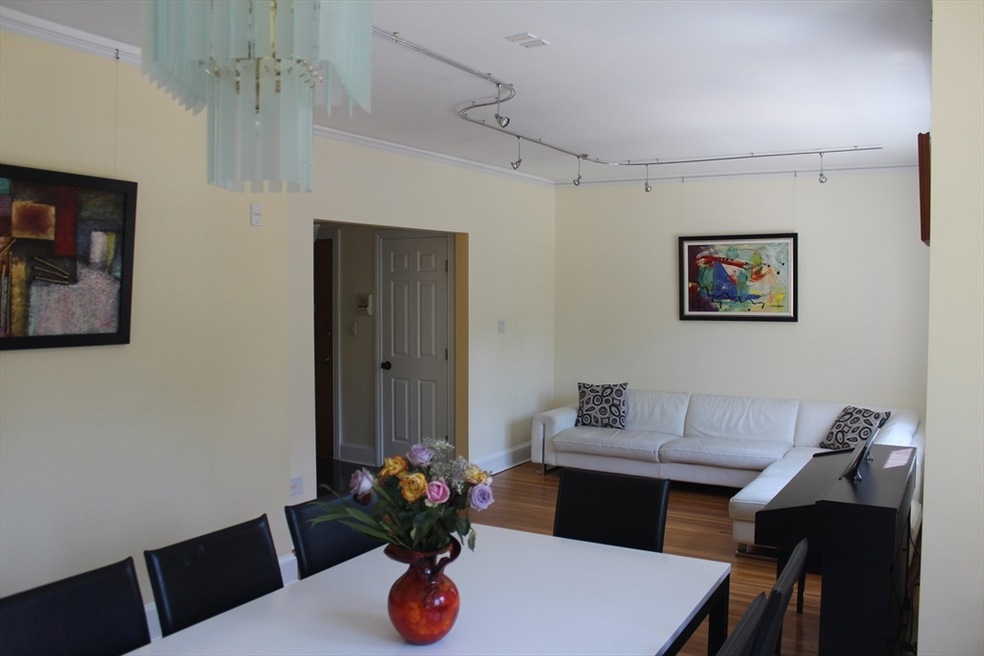 145 Babcock St unit 3, Brookline, MA 02446 - photo 1