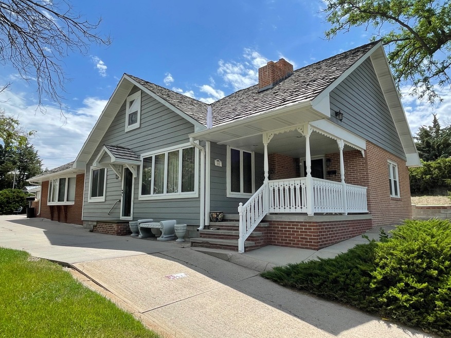 513 6th Ave W, Benkelman, NE 69021