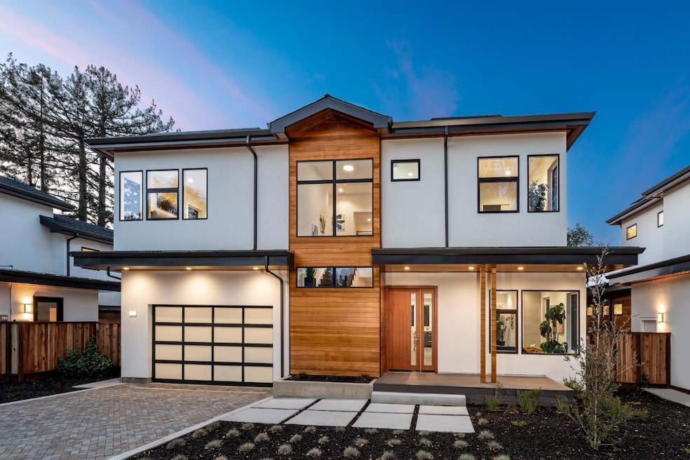 Sold $3,525,000 • Co-Listing Agent