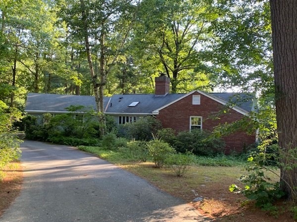 129 Heatherstone Rd, Amherst, MA 01002 - photo 1