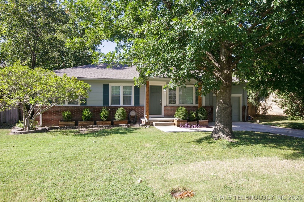 Front view of home.