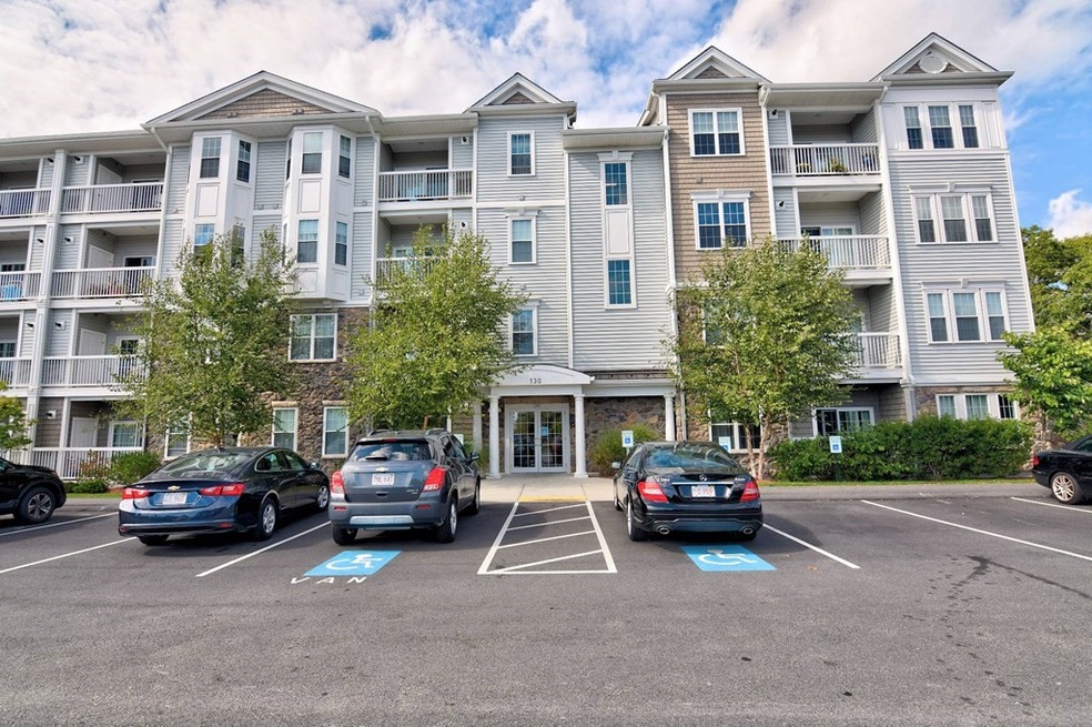 Woodstone Crossing unit 111, South Weymouth, MA 02190 - photo 1