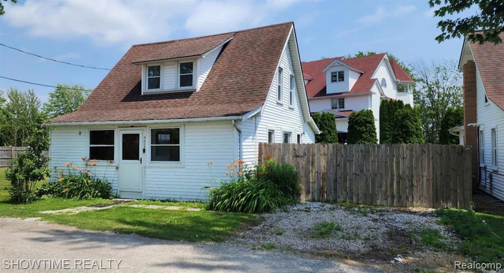 9825 Willow Ct, Clay, MI 48001 - photo 1