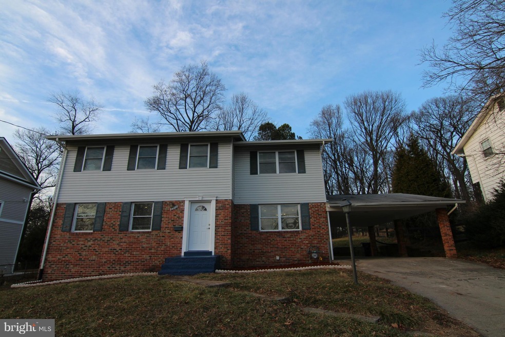 8212 Cottage St, Vienna, VA 22180 - photo 1