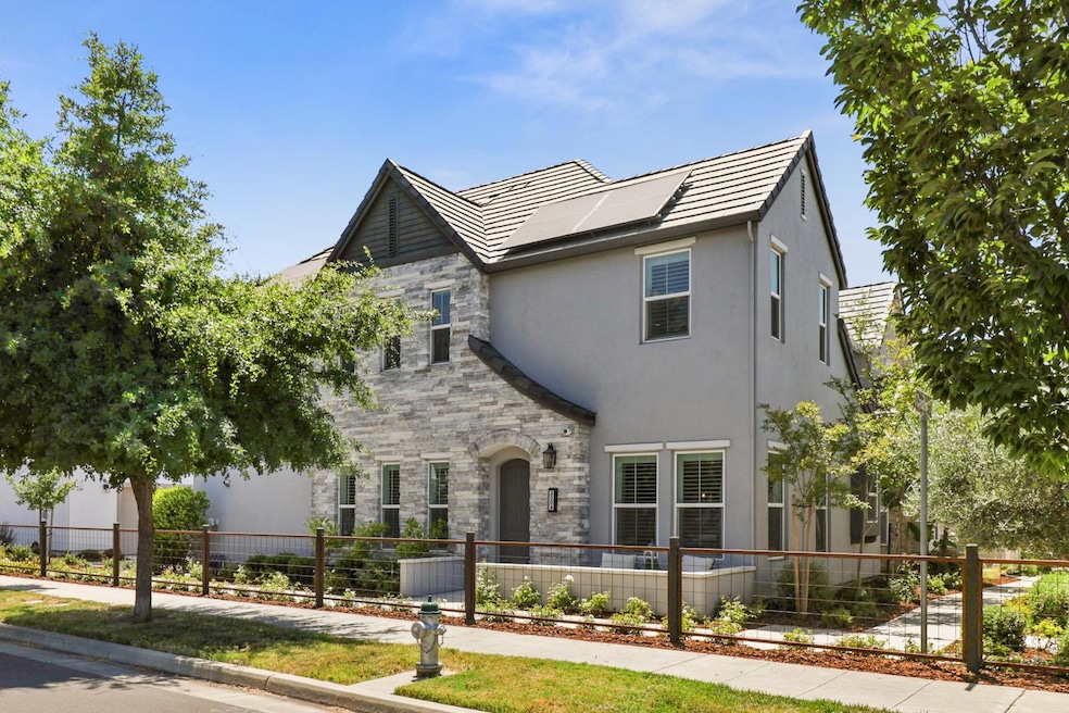 Sold $870,000 • Co-Listing Agent