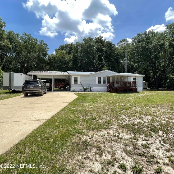 726 Guy Ave, Interlachen, FL 32148