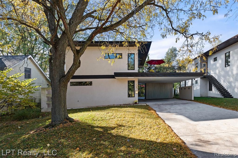 For Sale $674,000 • Co-Listing Agent