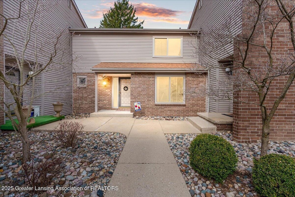 930 Montevideo Dr unit D, Lansing, MI 48917 - photo 1
