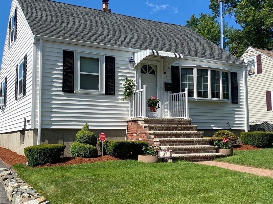 37 Locust St, Woburn, MA 01801 - photo 1