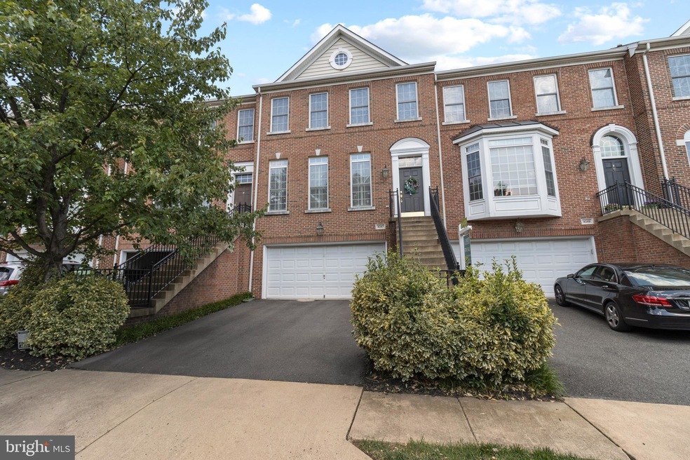 4047 Stewarts Bridge Ct, Fairfax, VA 22033 - photo 1