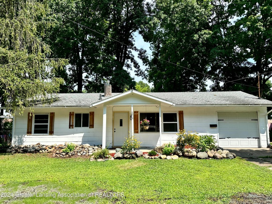 2812 Greenbelt Dr, Lansing, MI 48911 - photo 1