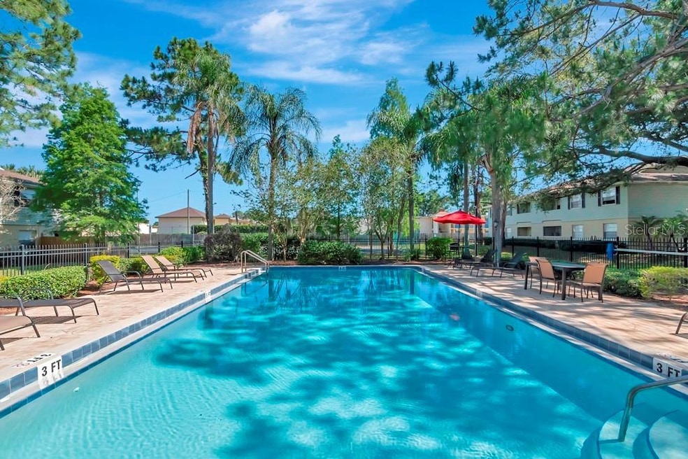 562 Golden Raintree Place unit 562, Brandon, FL 33510 - photo 1