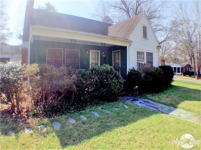 Beautiful 1.5 story diamond in the rough!