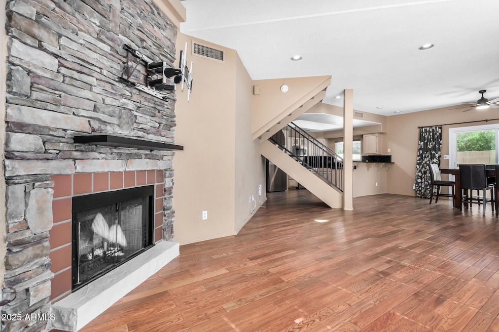 10247 N 12th Place unit 2, Phoenix, AZ 85020 - photo 1