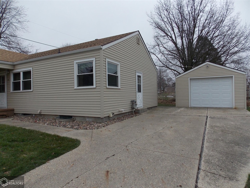 606 1st Ave, Audubon, IA 50025 - photo 1