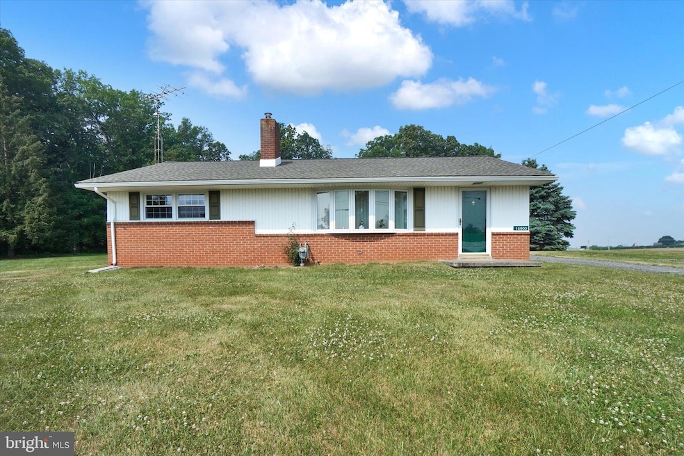 15900 Sawmill Rd, Stewartstown, PA 17363 - photo 1