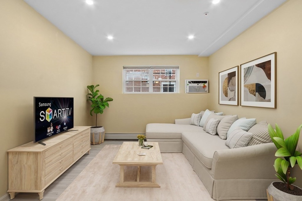 361 Hildreth St unit 11, Lowell, MA 01850 - photo 1