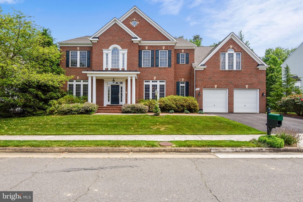 7817 Rose Garden Ln, Springfield, VA 22153 - photo 1