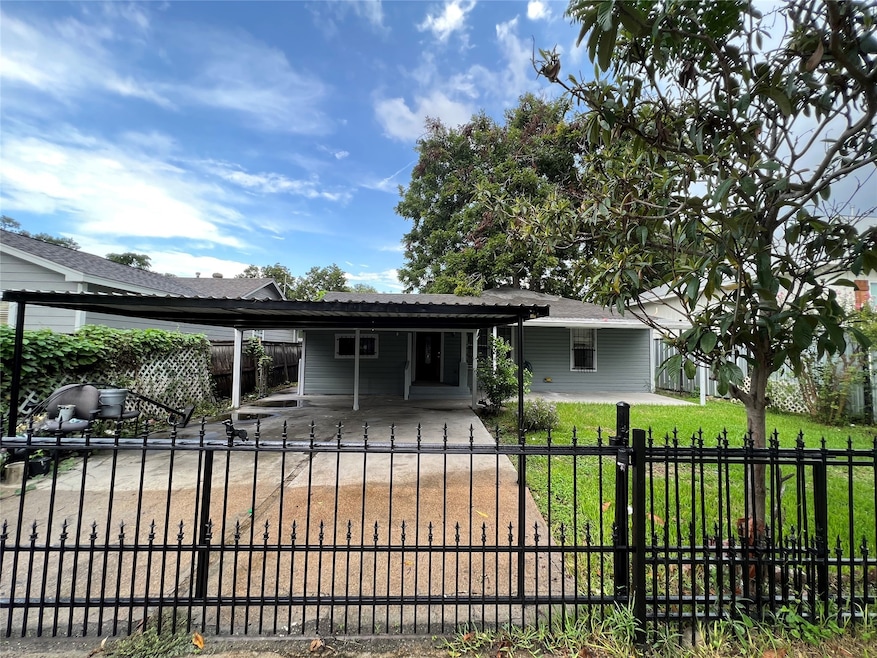 2905 Mooney Rd, Houston, TX 77093 - photo 1