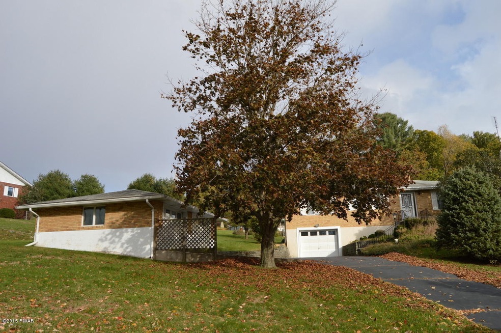 476 Ridge Ave, Hawley, PA 18428 - photo 1