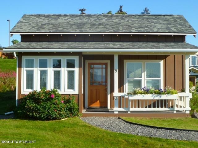 Charming Cottage by the Sea