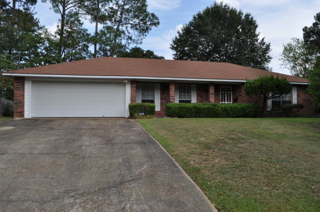 508 Maxine Ave, McComb, MS 39648 - photo 1