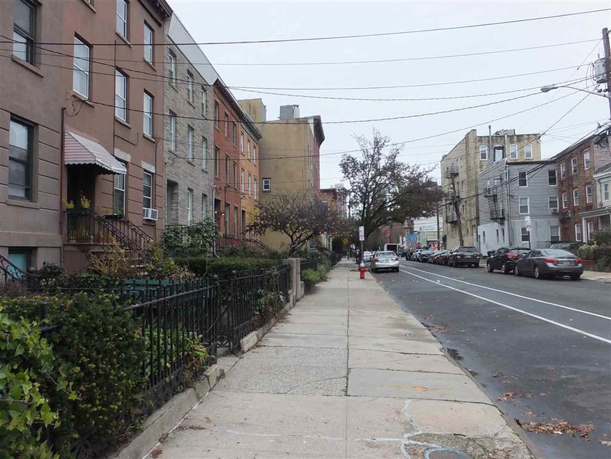 276 3rd St, Jersey City, NJ 07302 - photo 1