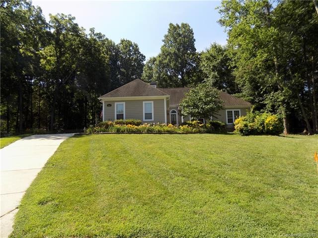 12500 Cedarford Ct, Huntersville, NC 28078 - photo 1