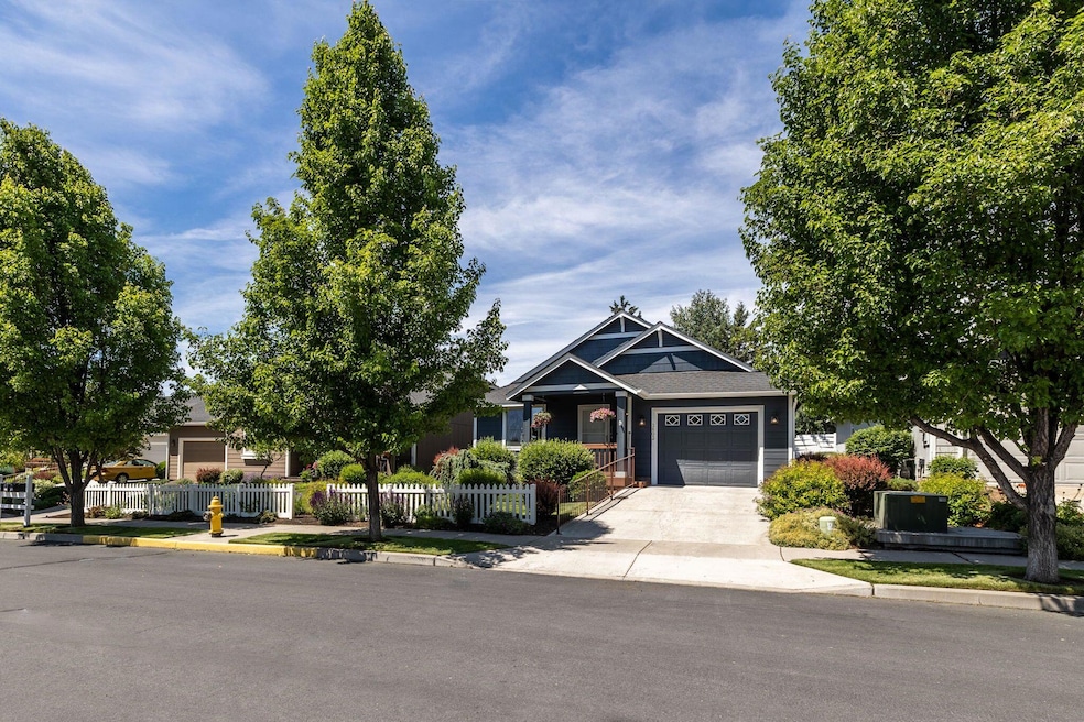 3803 SW 30th Ct, Redmond, OR 97756 - photo 1