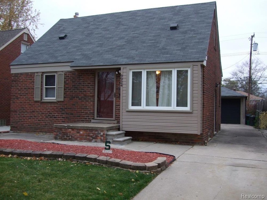 NICE ALL-BRICK BUNGALOW LOCATED IN THE ALLEN PARK 