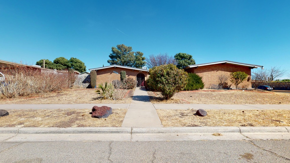 1600 Vista de Oro Dr, El Paso, TX 79935 - photo 1