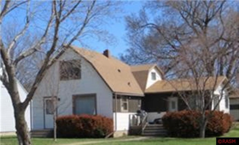 1114 N Payne St, New Ulm, MN 56073 - photo 1