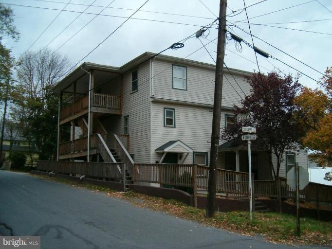 45 S Green St unit 8, Berkeley Springs, WV 25411 - photo 1