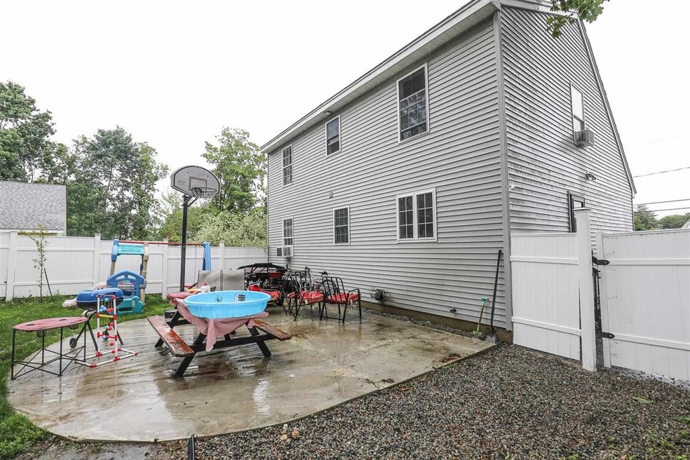 22 Watson St, Pittsfield, NH 03263 - photo 1