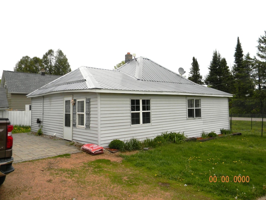 805 5th St, Mattoon, WI 54166 - photo 1