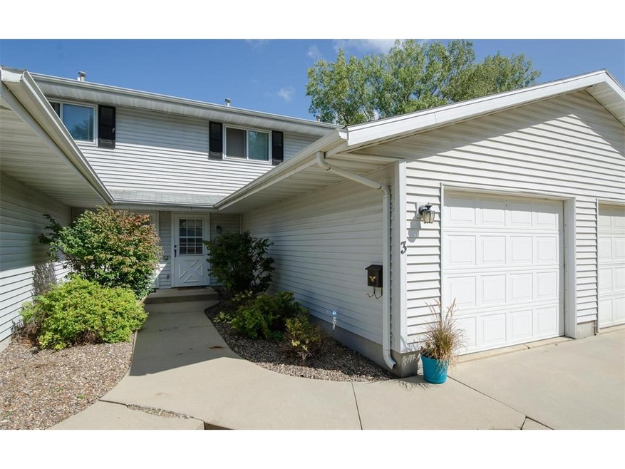 1280 Daleview Dr unit 3, Marion, IA 52302 - photo 1