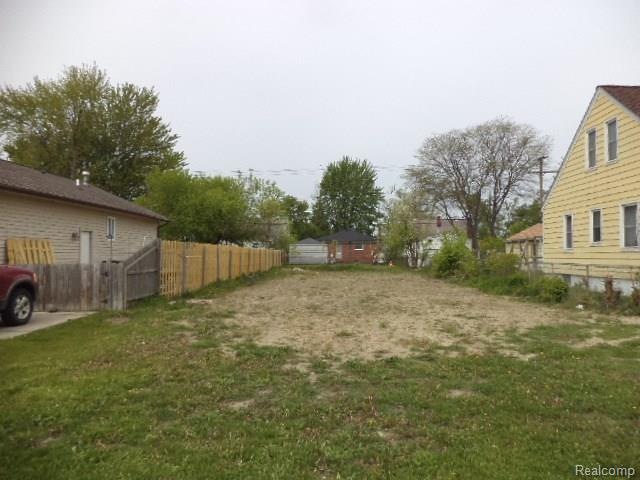 25931 Fern St, Roseville, MI 48066 - photo 1