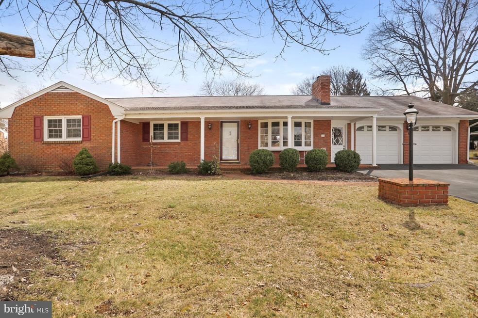 16635 Longstreet Dr, Williamsport, MD 21795 - photo 1