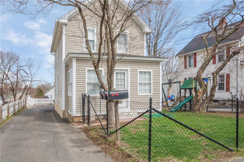 19 Crown St unit 2, Danbury, CT 06810 - photo 1