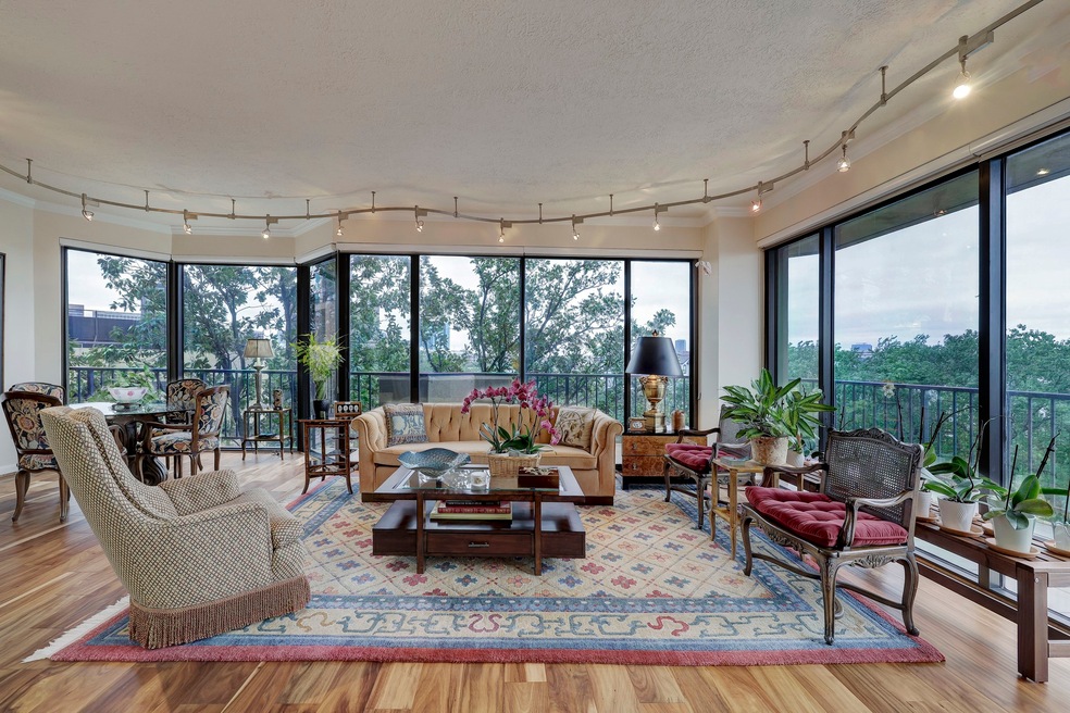 Beautiful tree top views from 4th floor -- 3 Bedro