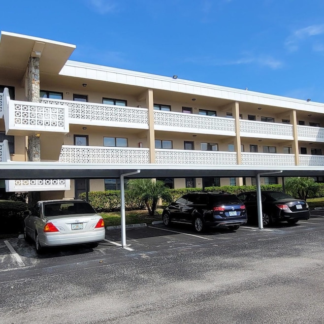 Welcome to the 500 building of Winston Park NE.