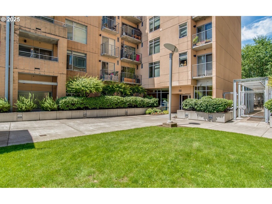 Parkview Condominiums unit 602, Vancouver, WA 98660 - photo 1