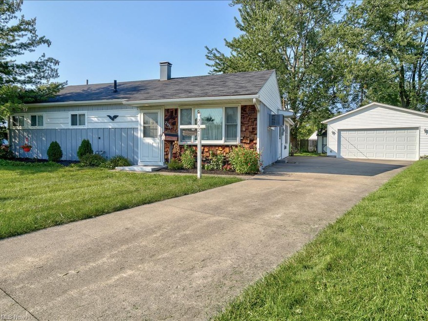 2621 E 40th St, Lorain, OH 44055 - photo 1