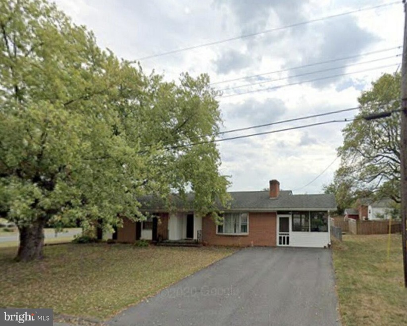 302 Wentworth Dr, Winchester, VA 22601 - photo 1