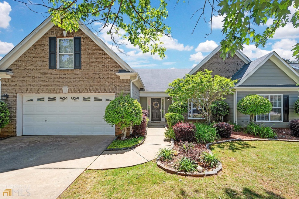 880 Charles Hall Dr, Dacula, GA 30019 - photo 1