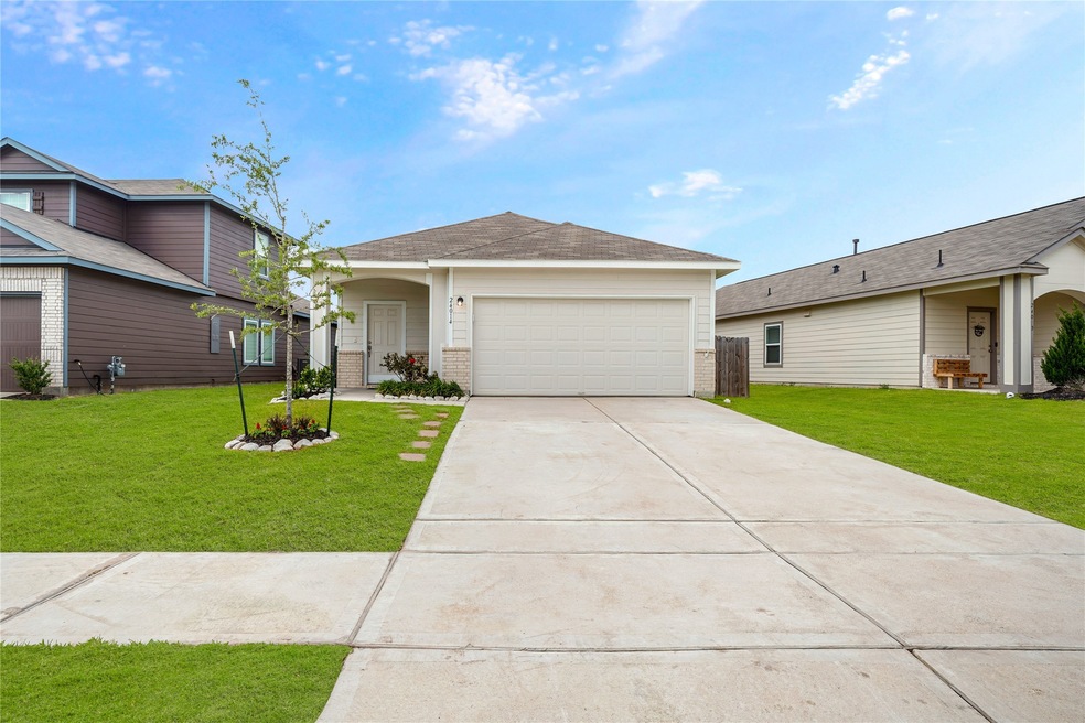 24014 Farmstead Dr, Hockley, TX 77447 - photo 1