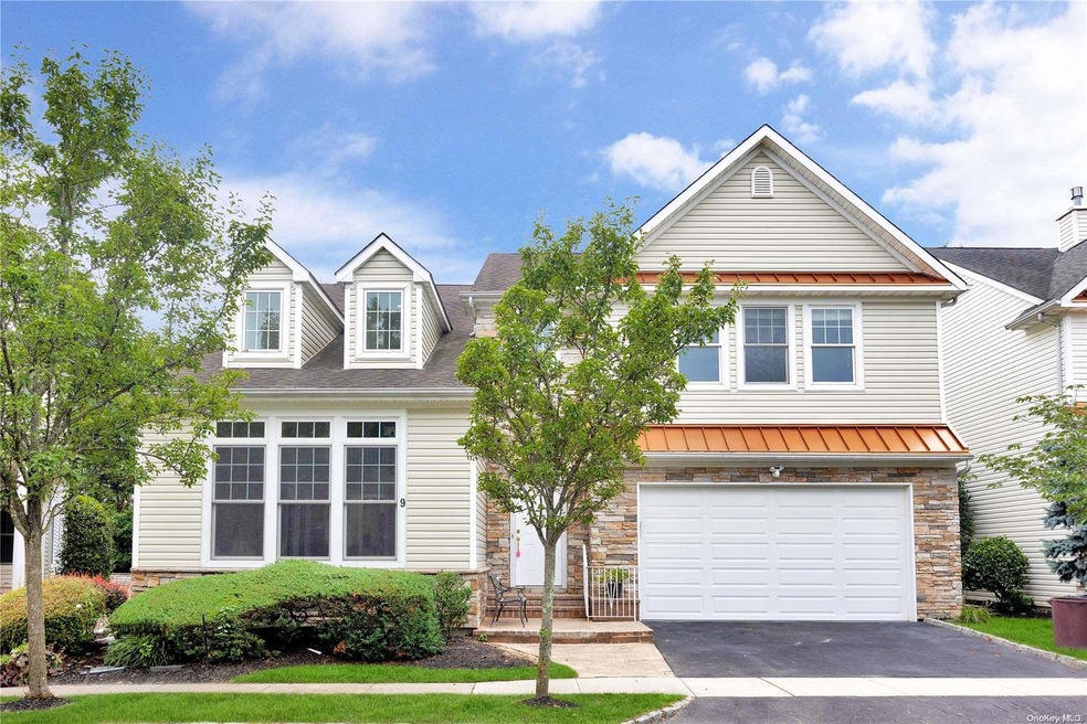 9 W Overlook, Port Washington, NY 11050 - photo 1
