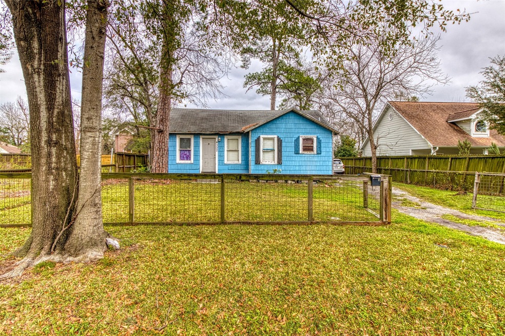 4302 Averill St, Houston, TX 77009 - photo 1